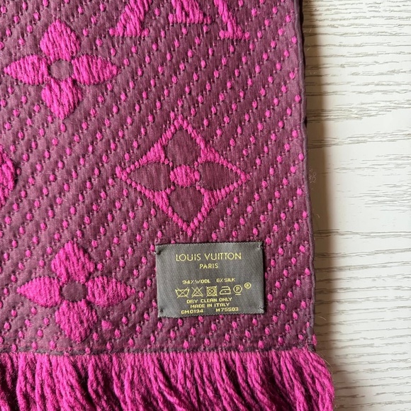 FIRM | Authentic Louis Vuitton Logomania scarf brand new! Unisex - Picture 2 of 3